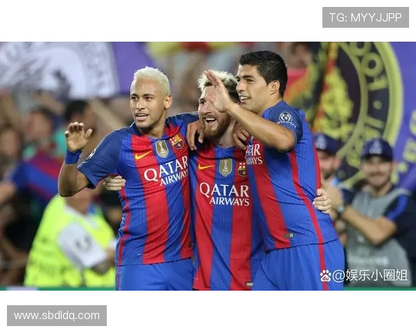 苏亚雷斯：巴萨三冠王时期核心作用与团队成就解析