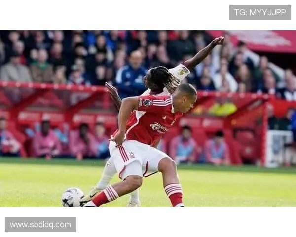 曼联防守体系漏洞频出，阶段性稳定性面临考验